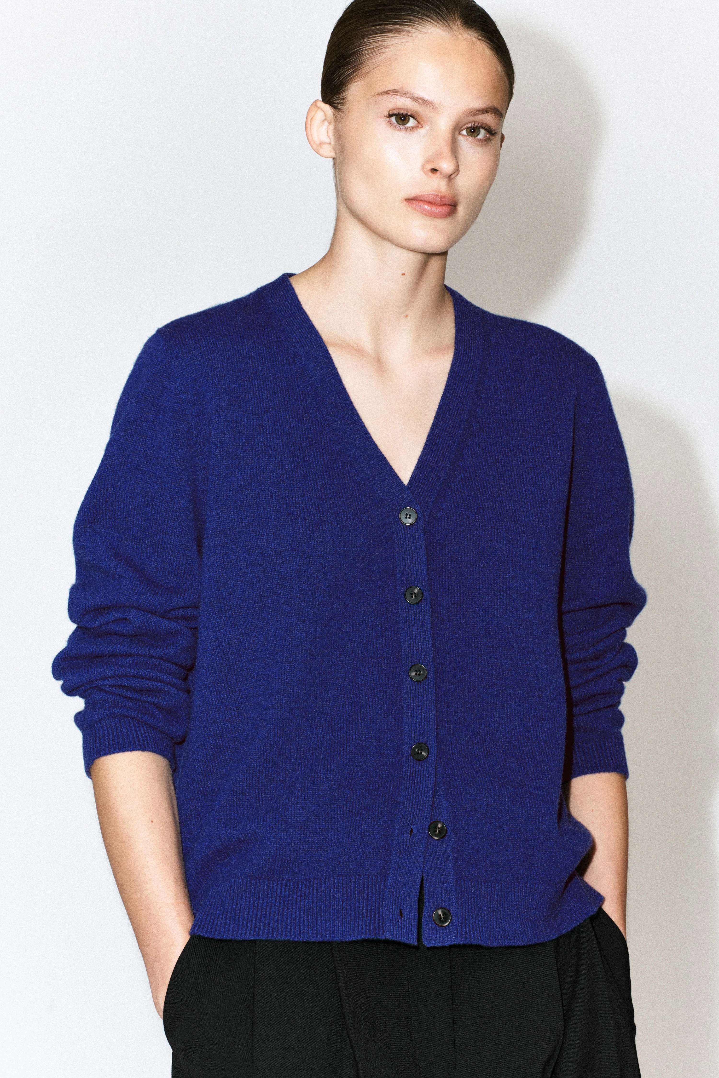 MERINO WOOL V-NECK CARDIGAN - 6