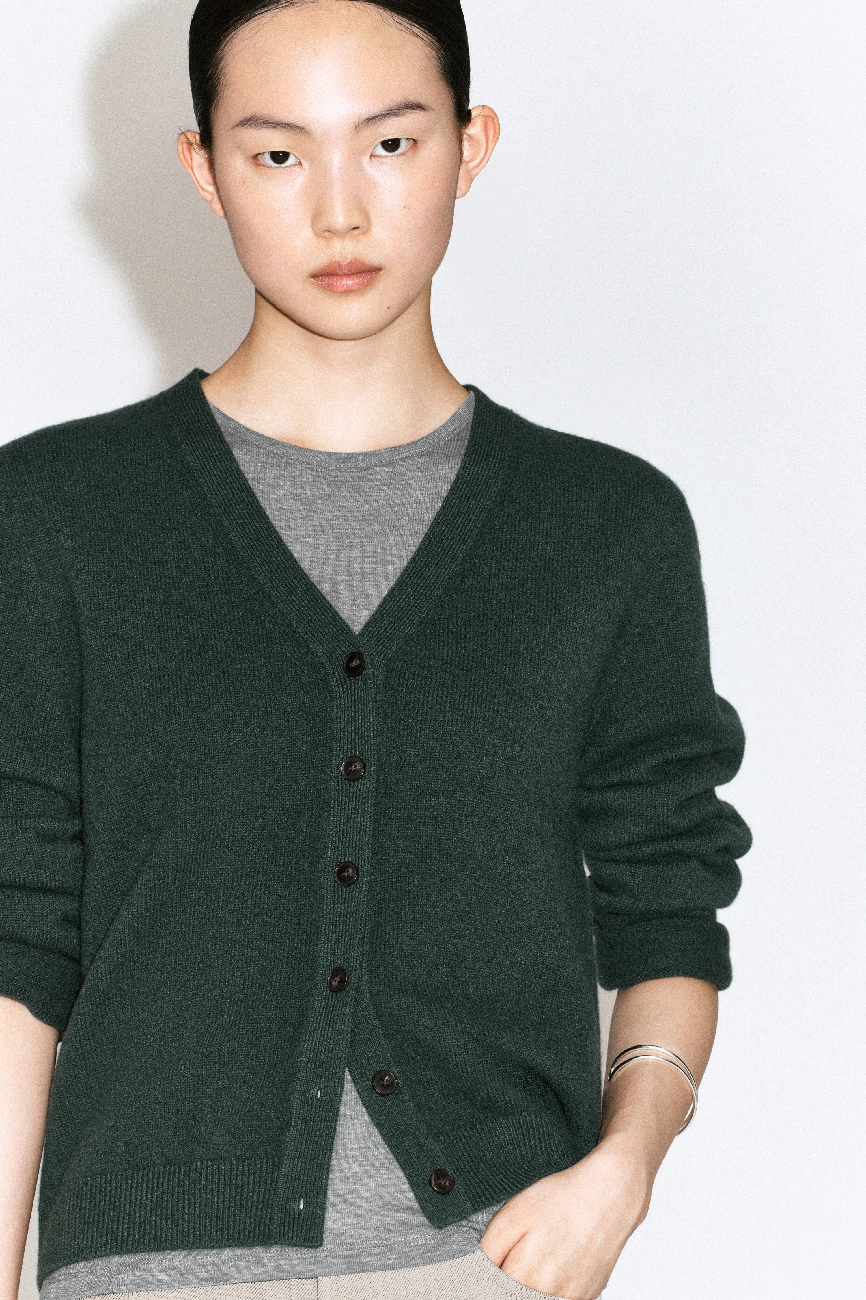 MERINO WOOL V-NECK CARDIGAN - 6