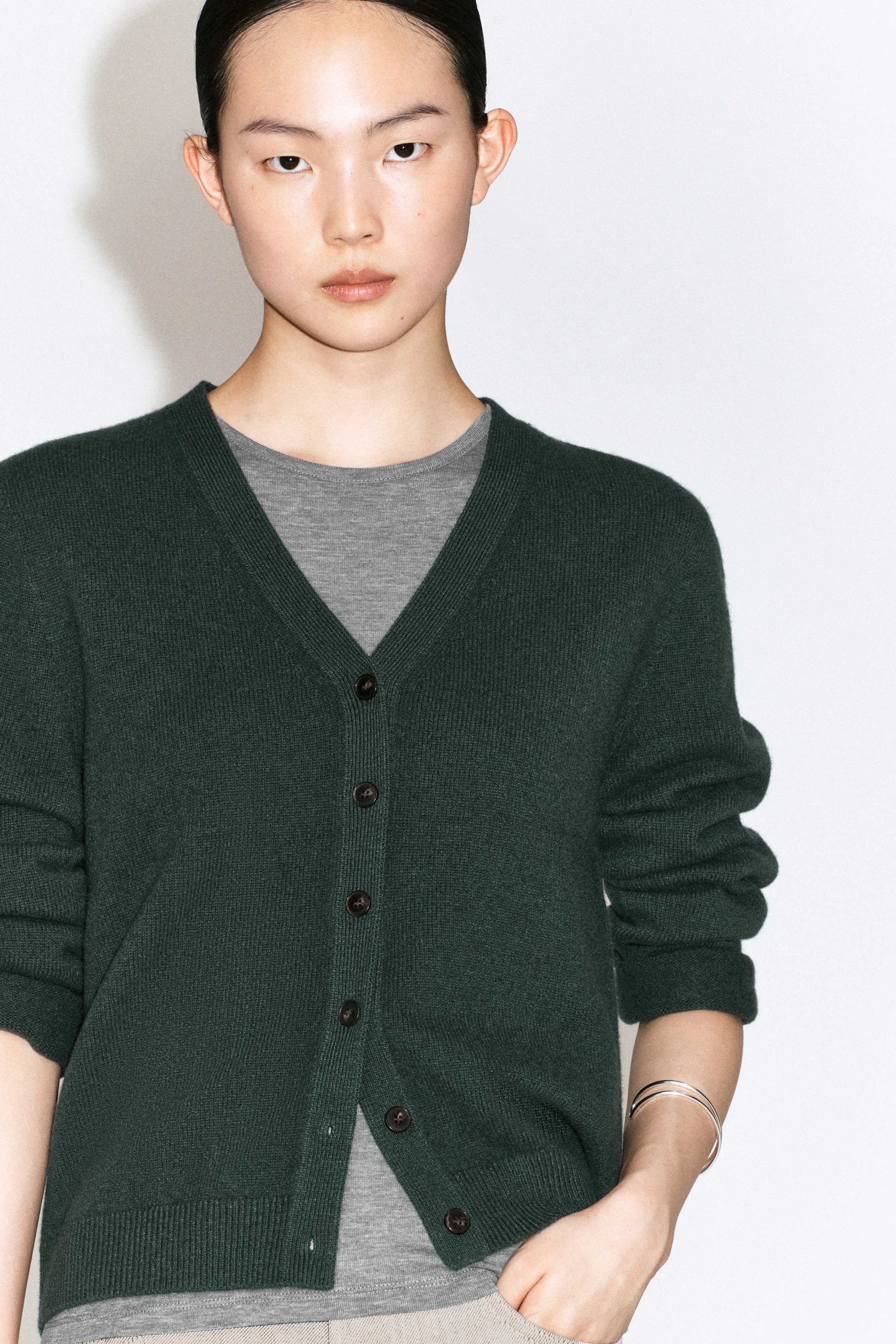 MERINO WOOL V-NECK CARDIGAN - 6