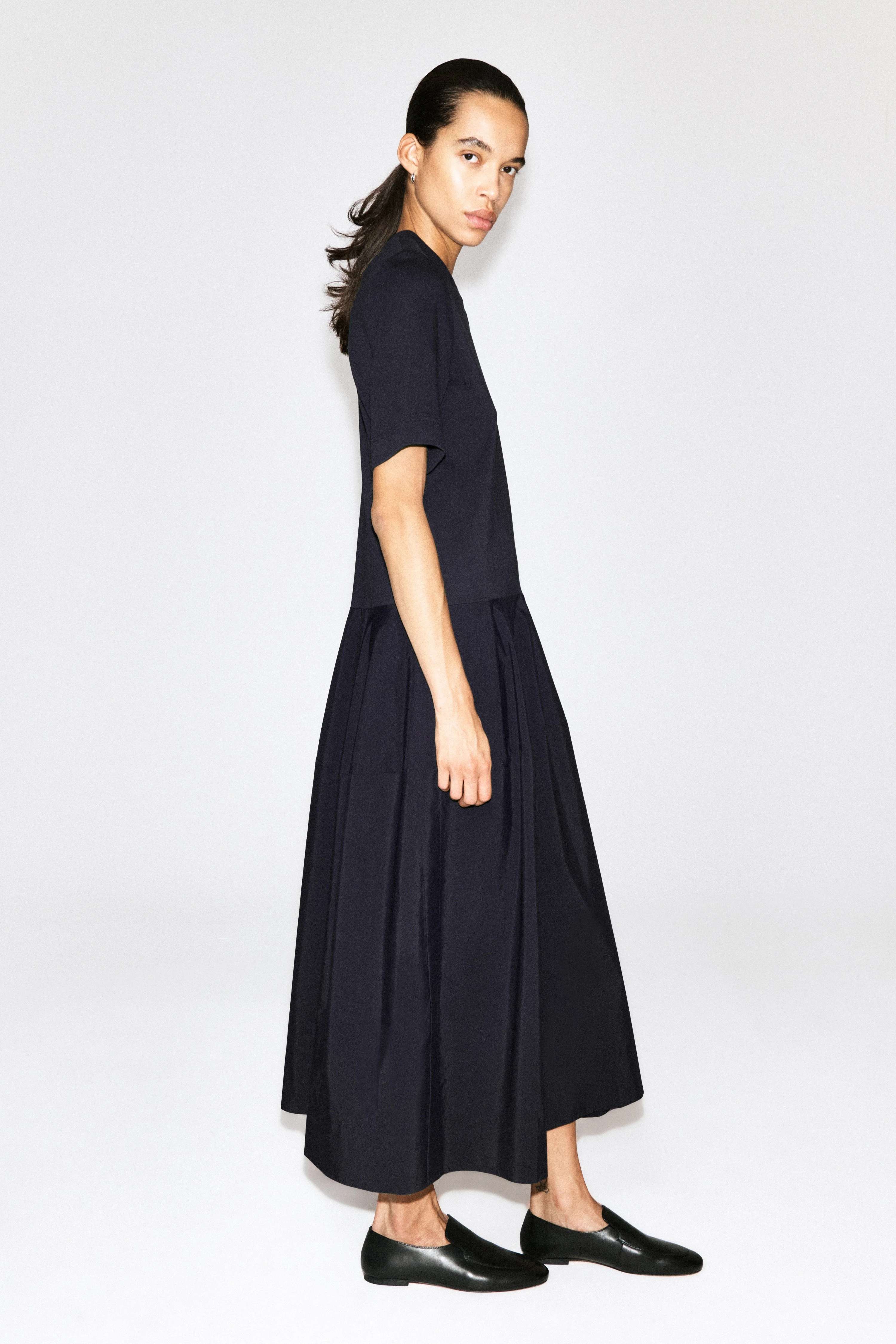 DROPPED-WAIST CONTRAST-PANEL MIDI DRESS - 5