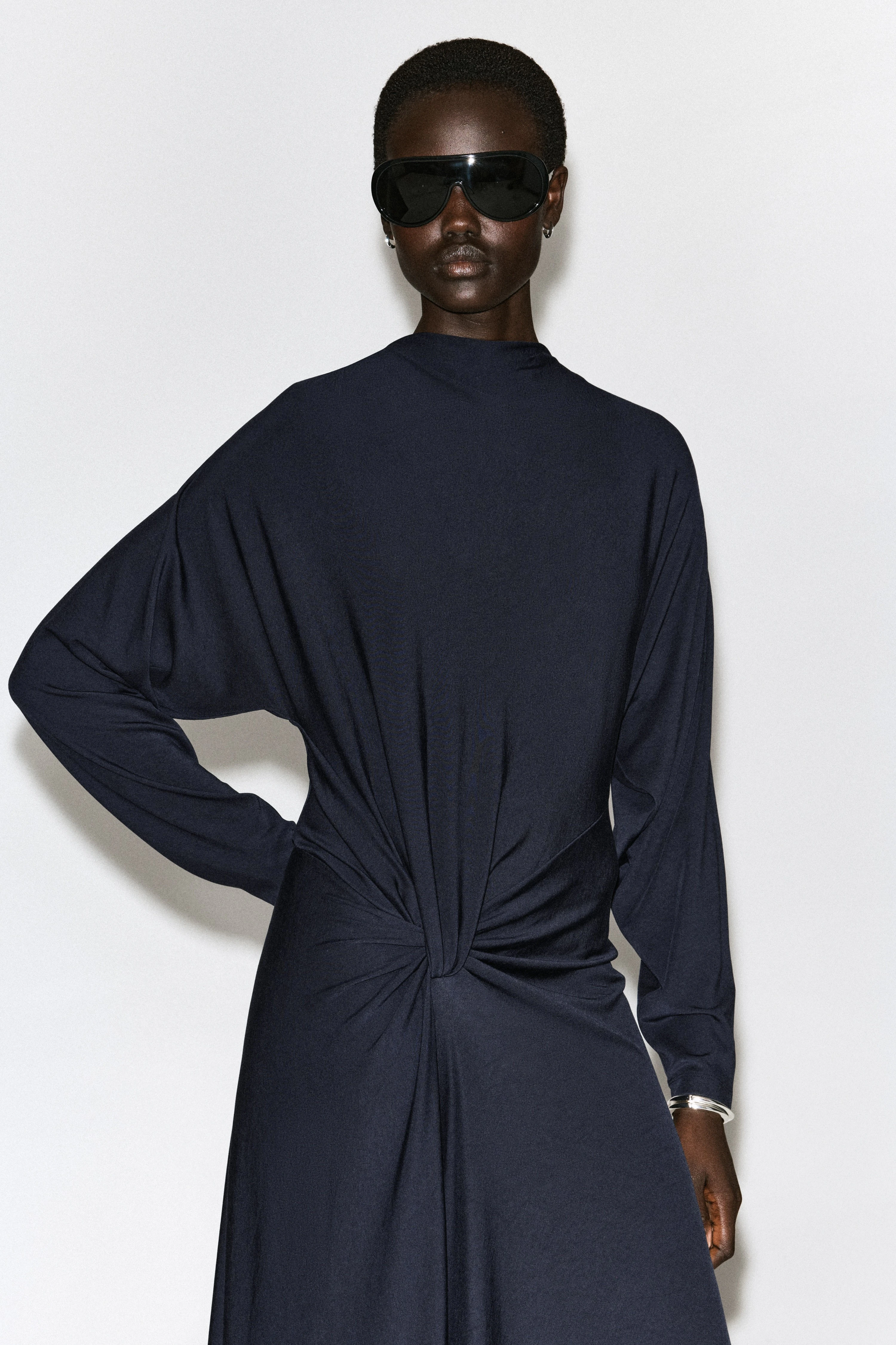DRAPED TWIST-DETAIL MIDI DRESS - 5