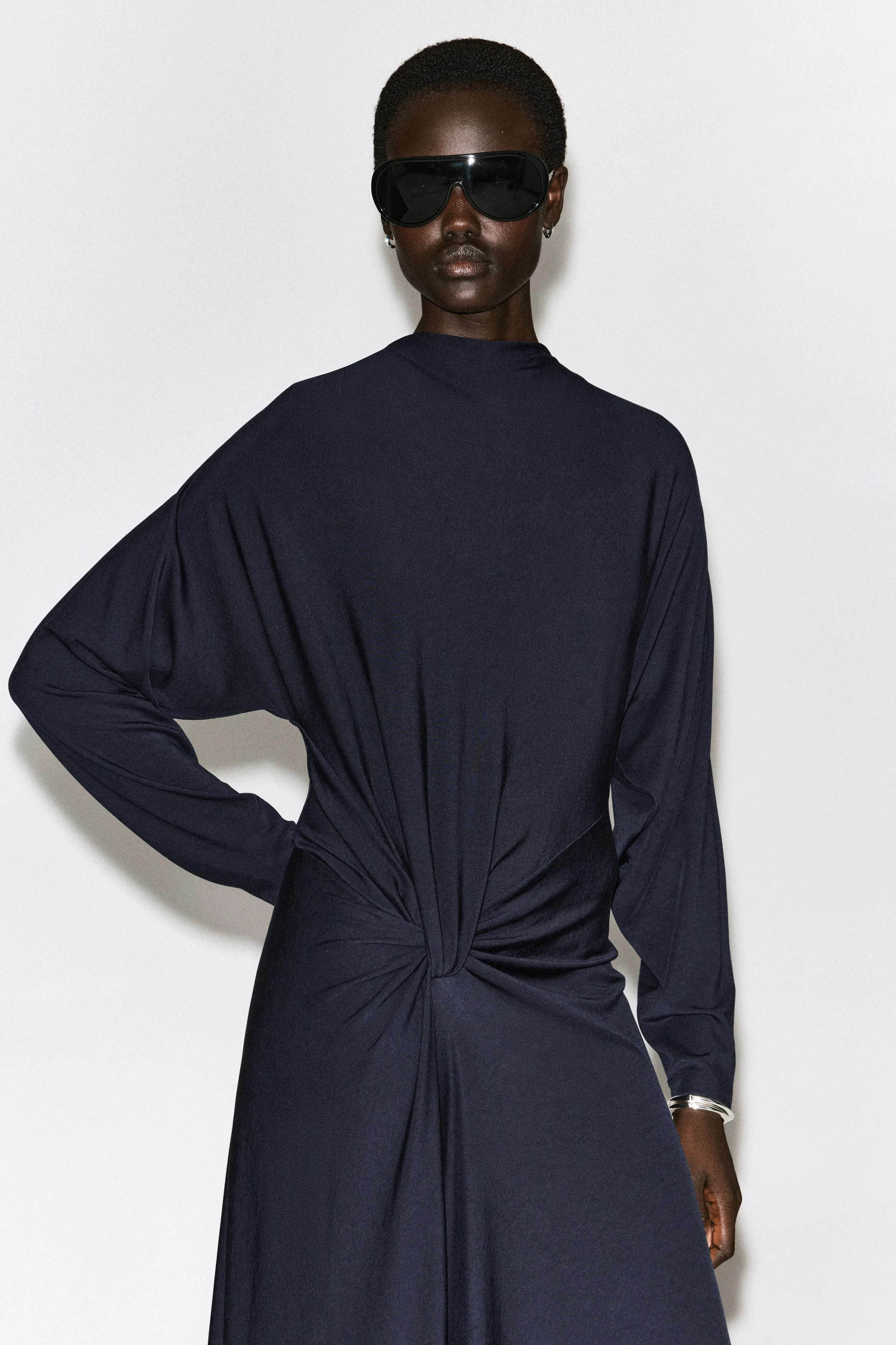 DRAPED TWIST-DETAIL MIDI DRESS - 5