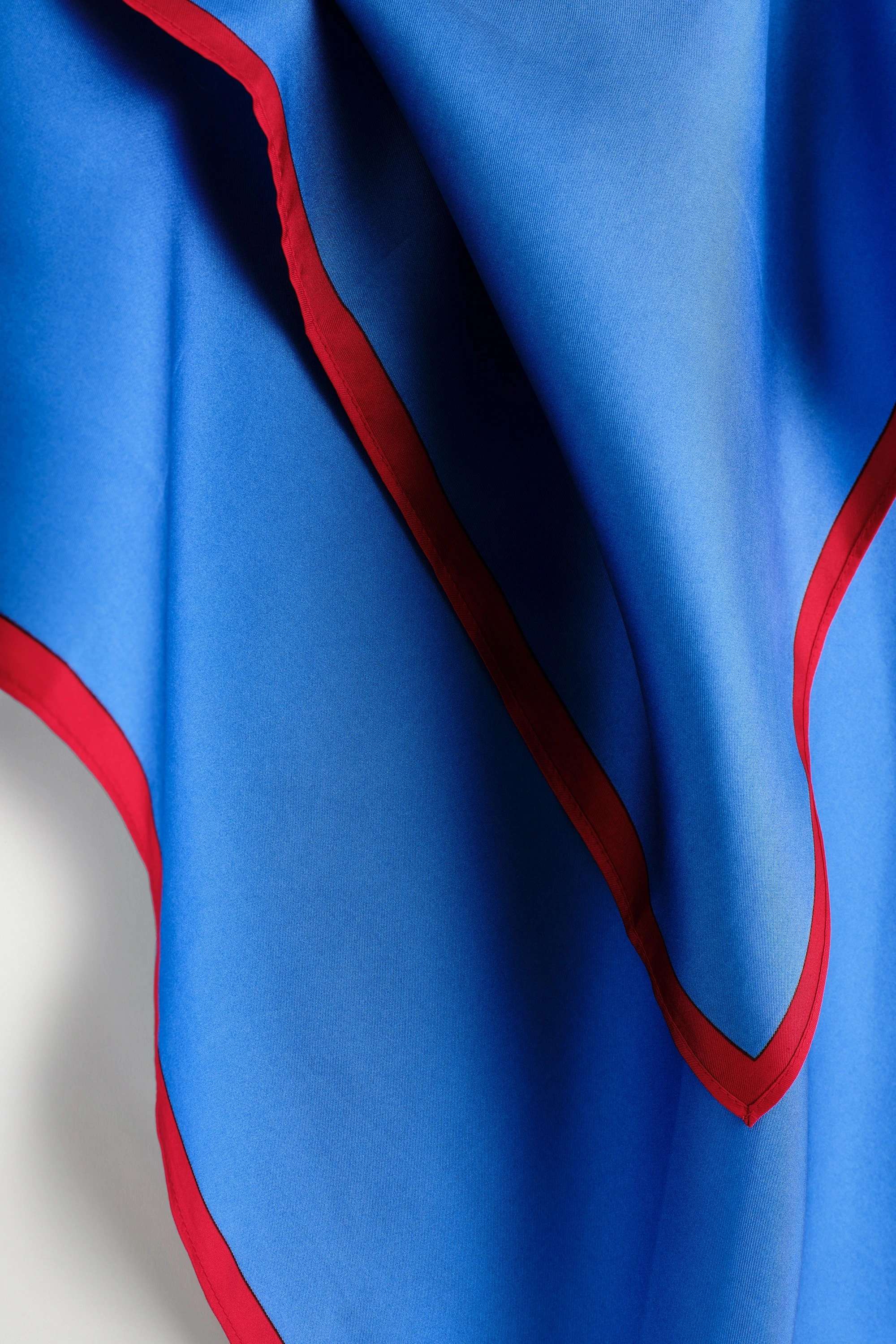 CONTRAST-TIPPED SILK SCARF - 2