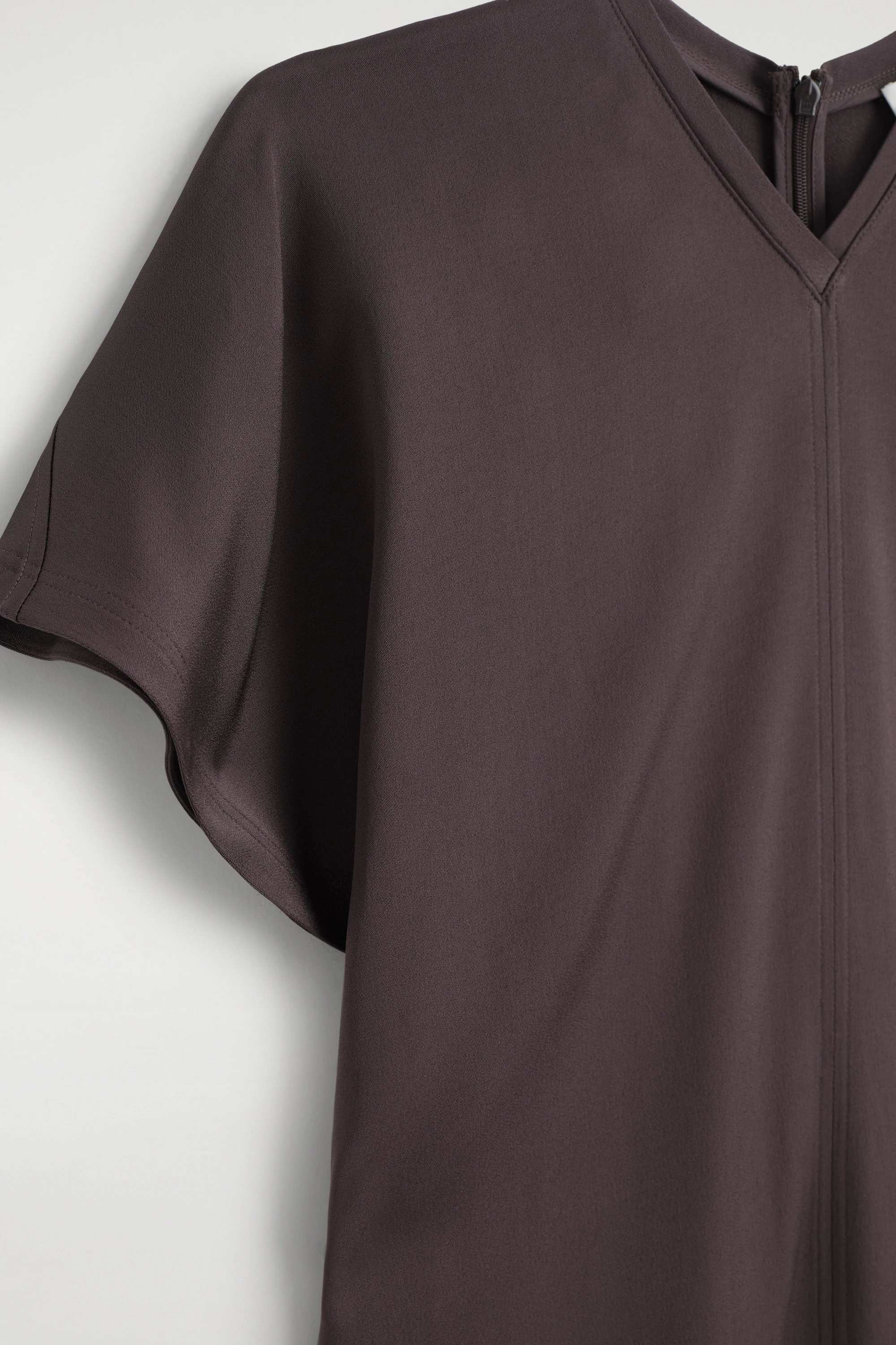 DRAPED V-NECK CREPE MIDI DRESS - 7
