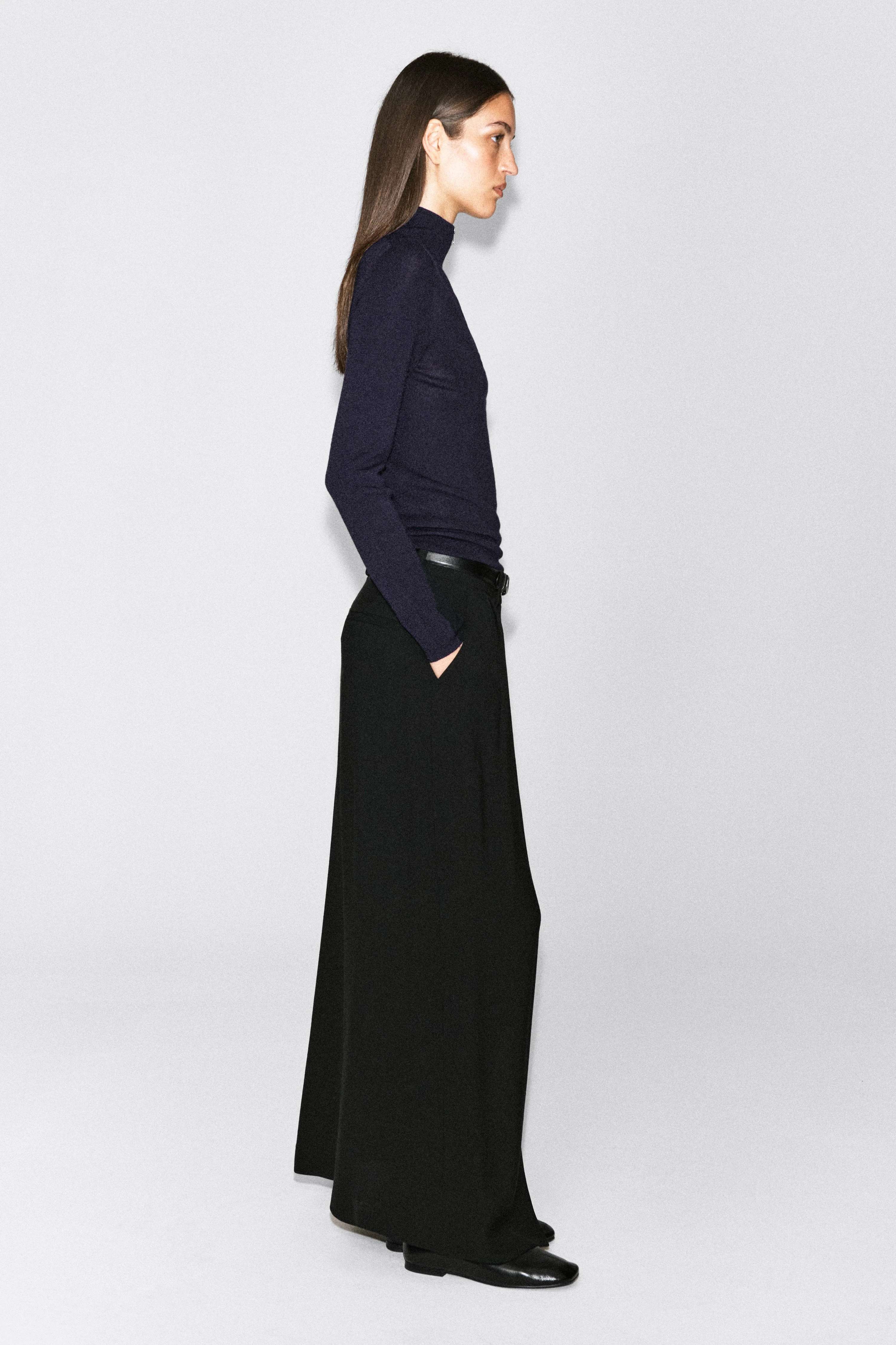 SEAMLESS MERINO WOOL ZIP-UP TOP - 5