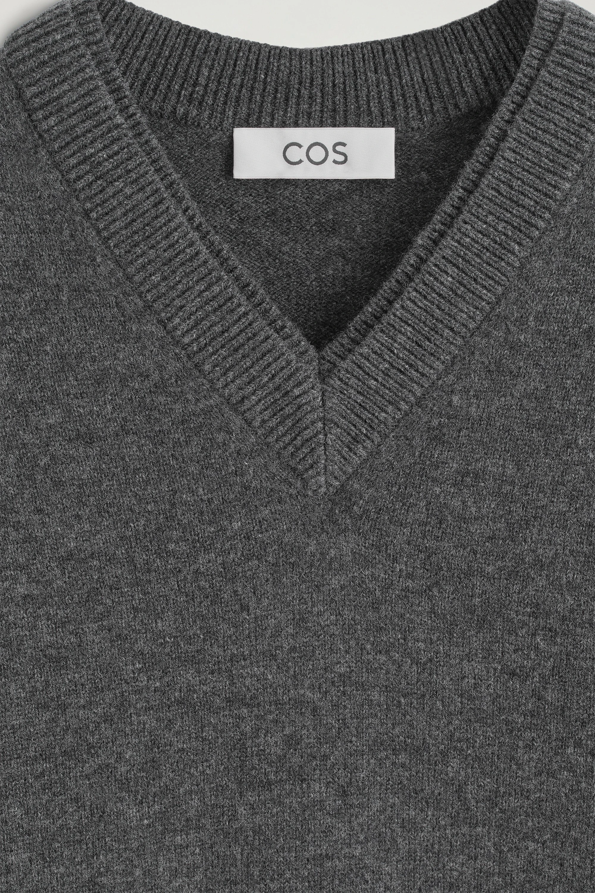 MERINO WOOL LAYERED V-NECK JUMPER - 8