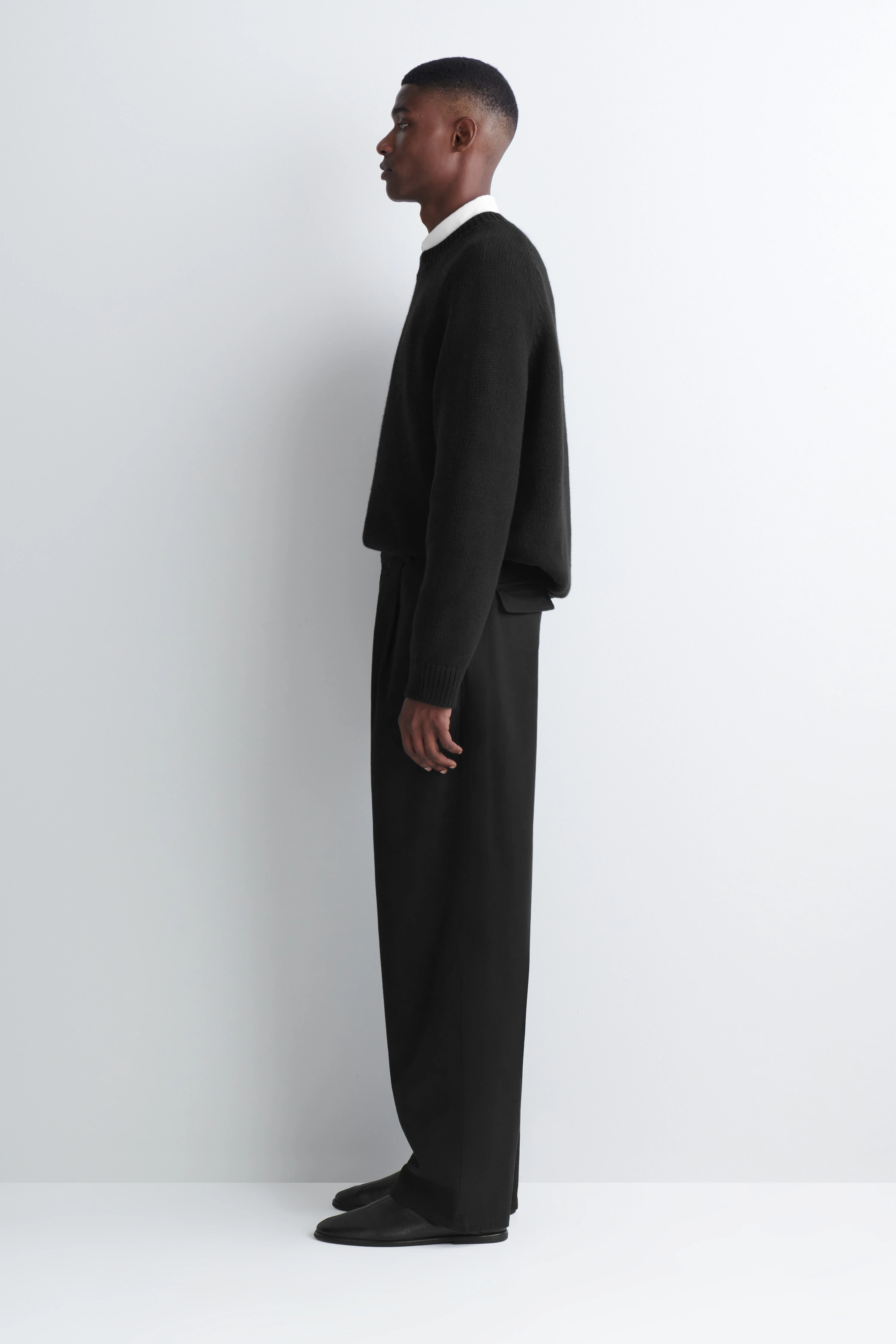 BUCKLED DENIM RELAXED-FIT BARREL-LEG TROUSERS - 4