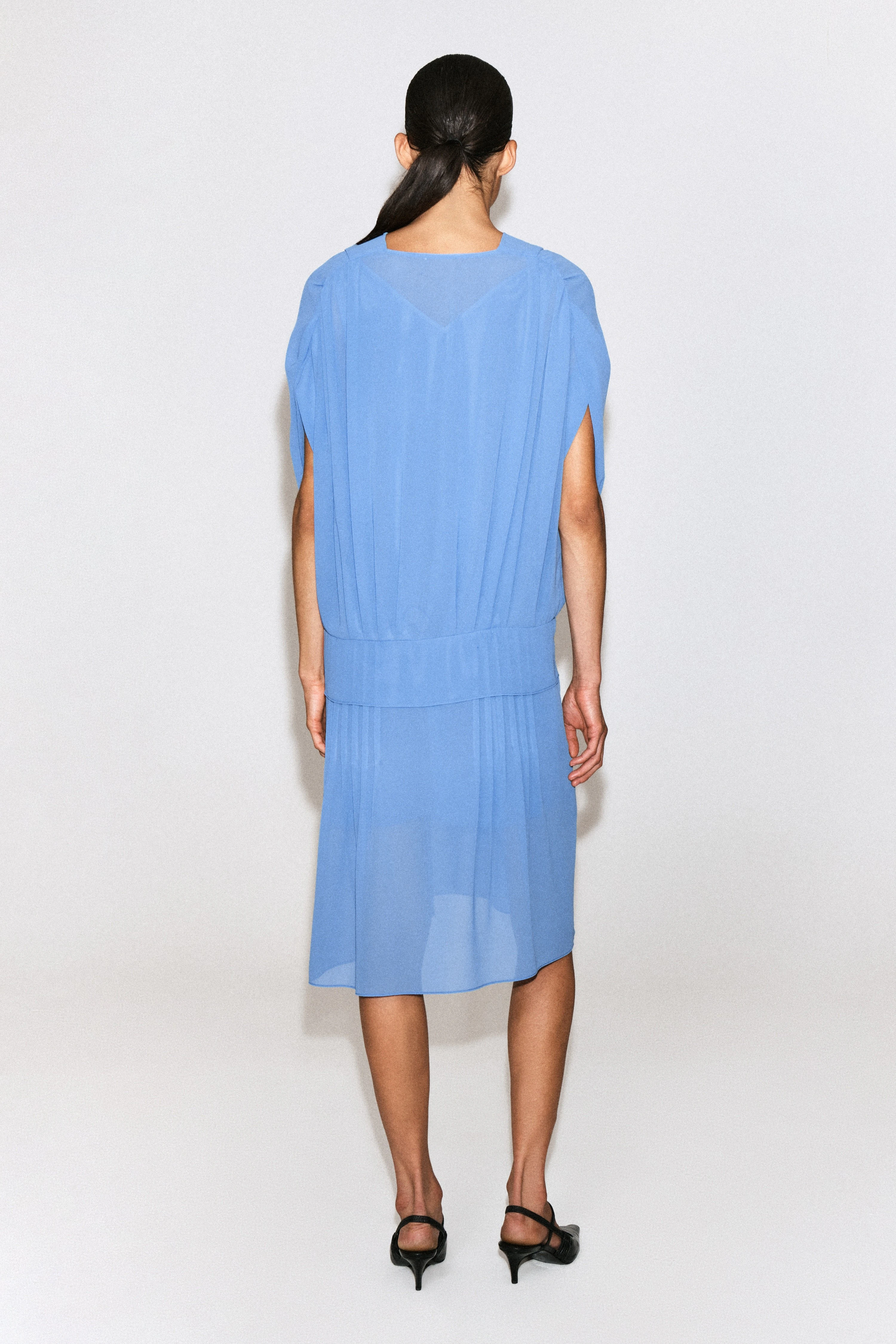 DRAPED PLEATED V-NECK MIDI DRESS