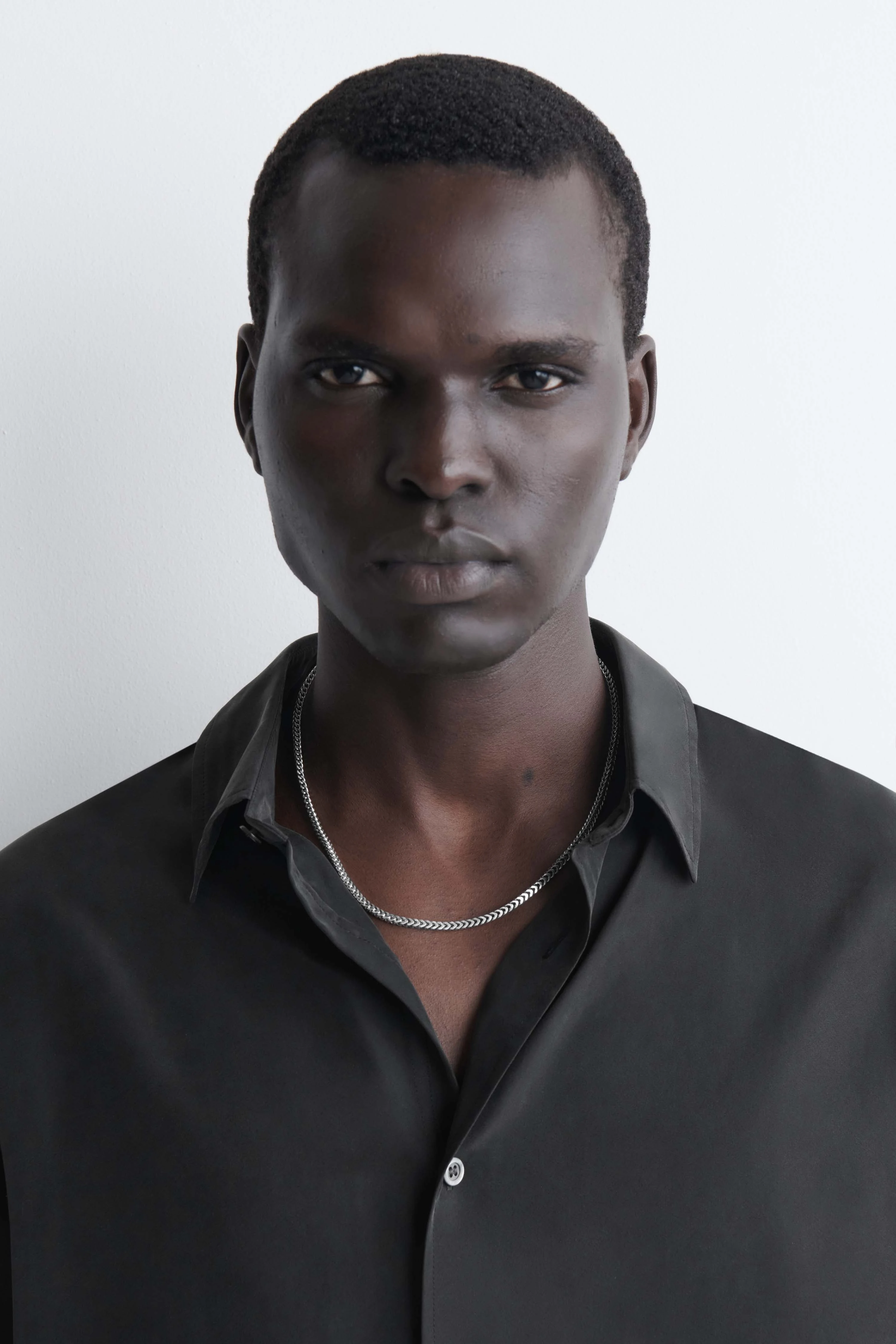 CHAIN NECKLACE