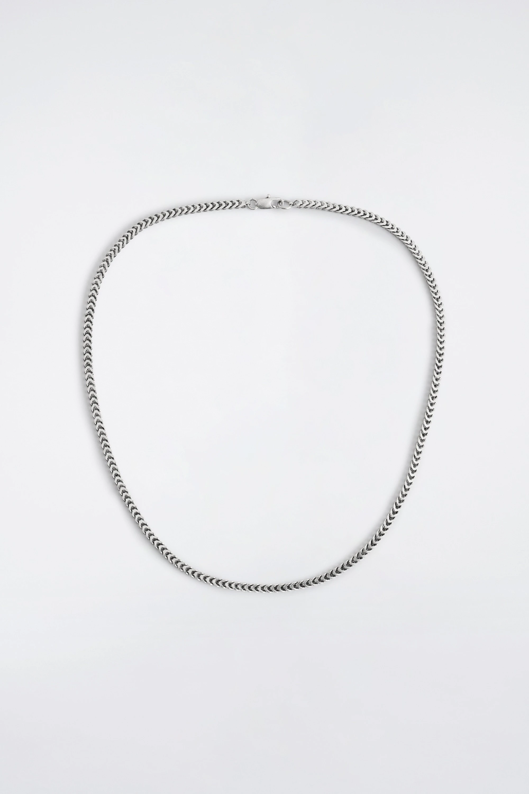 CHAIN NECKLACE