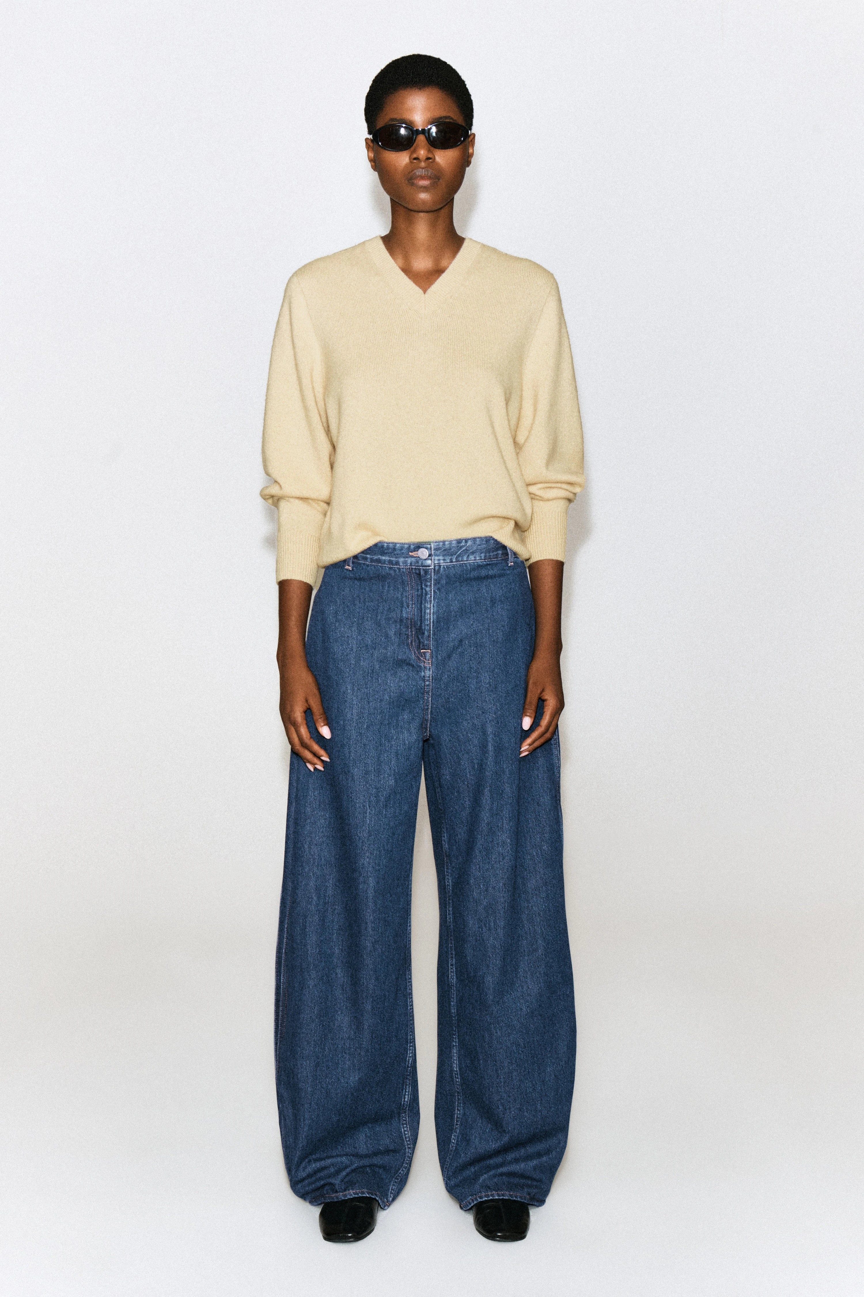 PLEATED-PANEL DENIM BARREL-LEG TROUSERS