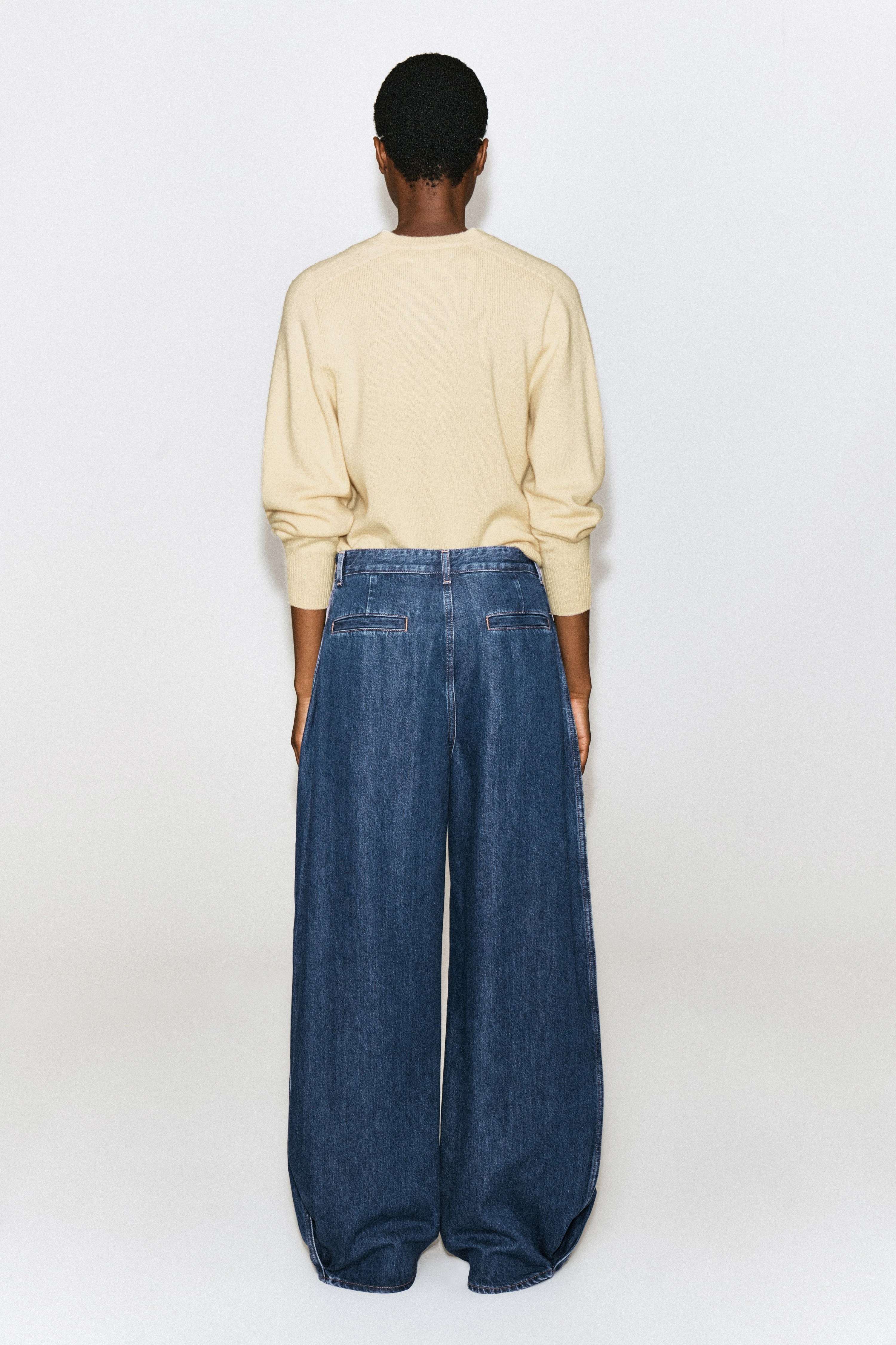 PLEATED-PANEL DENIM BARREL-LEG TROUSERS - 2