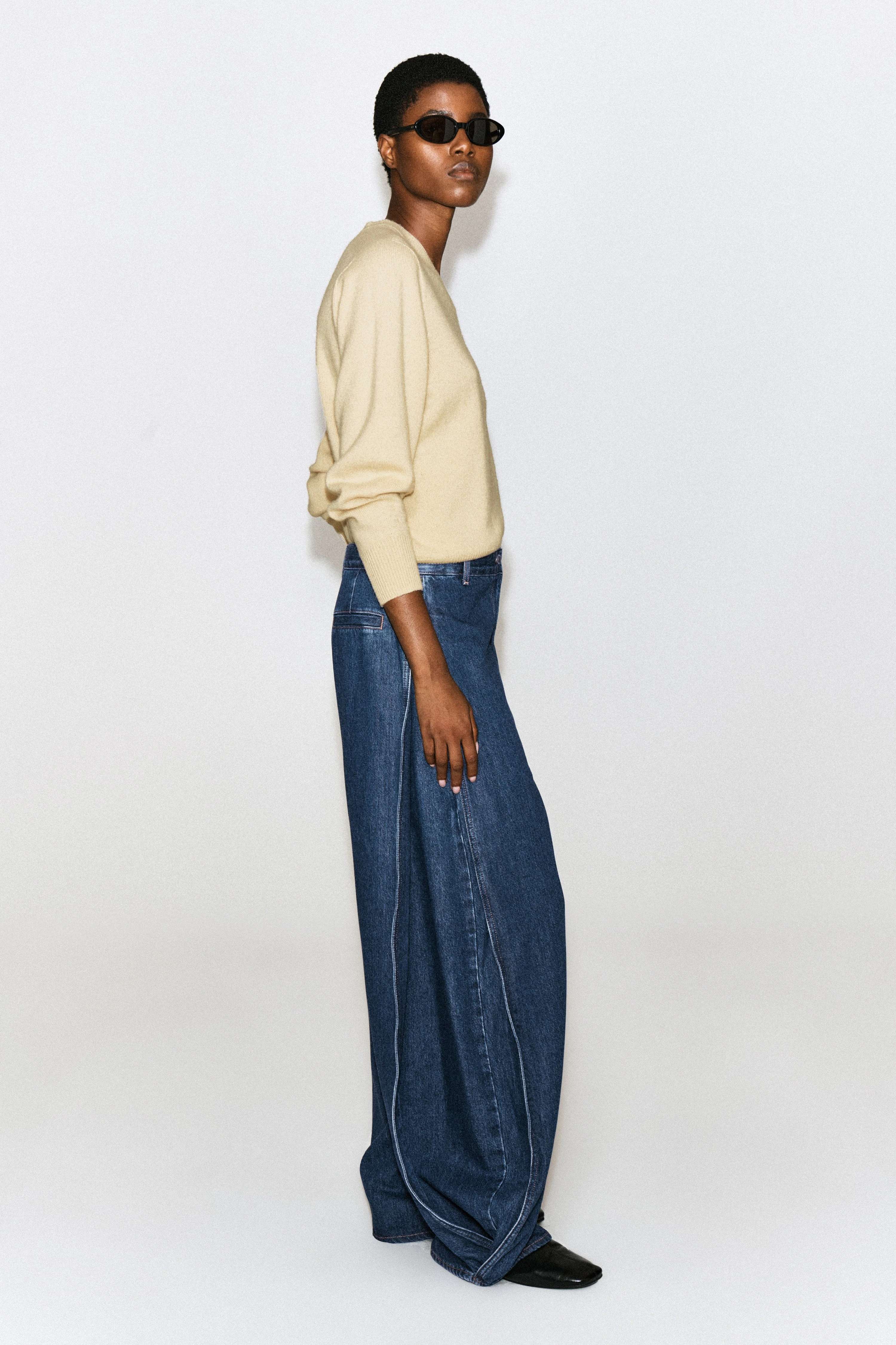 PLEATED-PANEL DENIM BARREL-LEG TROUSERS - 5