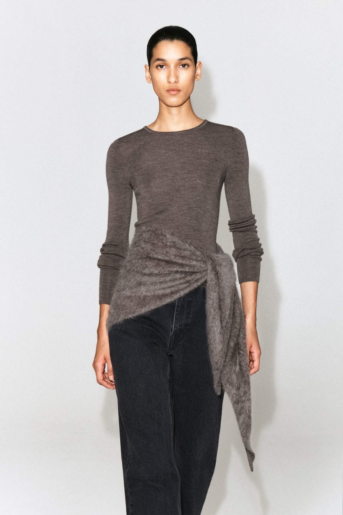 SEAMLESS MERINO WOOL LONG-SLEEVED TOP | COS