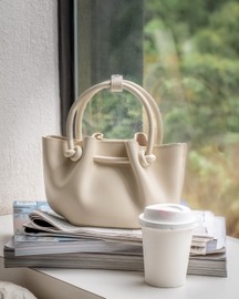Favori Corda- Genuine Leather Handbag With Knotted Handle in Ivory