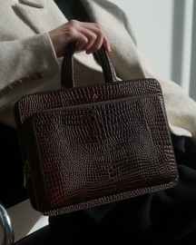 Verona Signature Business Bag – Glossy Croc Finish with Laptop Compartment