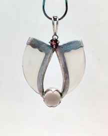 Avani Silver Faux Tiger Claw Red Lens Pendant