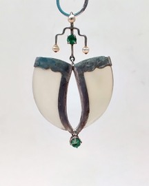 Avani Silver Faux Tiger Claw Green Royal Pendant