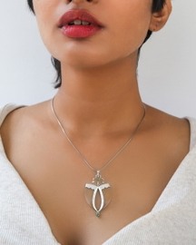 Avani Silver Faux Tiger Claw Green Royal Pendant