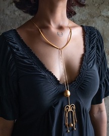 Deco Fountain Necklace