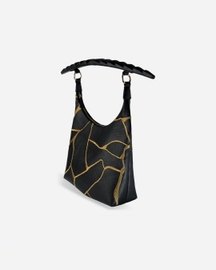 Akira Shoulder Bag In Black