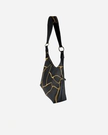 Akira Shoulder Bag In Black