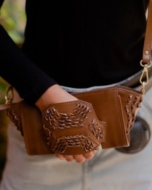 Khai Wristlet In Tan