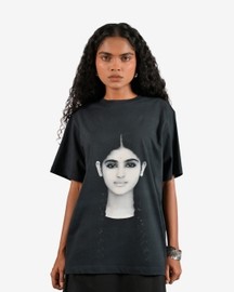 The Girl With The Braids Portrait T-Shirt - Black