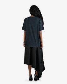 The Girl With The Braids Portrait T-Shirt - Black