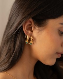 Vivi Navrattan Hoops