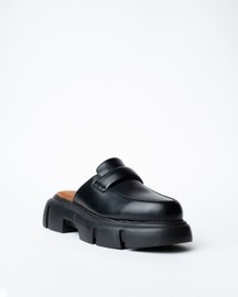 Shoes With a Rounded Toe and Chunky Sole