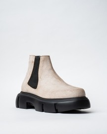Chelsea Boots With A Rounded Toe And Chunky Sole.