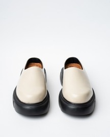 Chunky Slidders With A Rounded Toe And Chunky Sole.