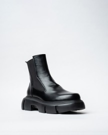Black Bootswith A Rounded Toe And Chunky Sole