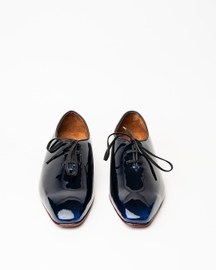 Laced Wholecut Shoes With a Square Pointed Toe and Stacked Heel