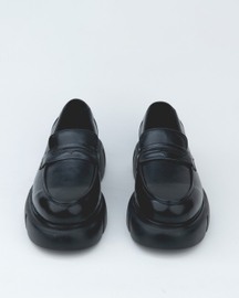 Shoes With A Rounded Toe And Chunky Sole