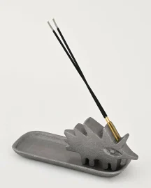 Porcupine Icense Stand