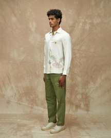 Cutaway Collar Shirt