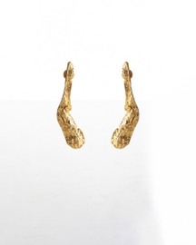 Oak curved earrings
