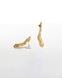 Oak curved earrings