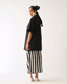 Mono Black Cuban Collar Appliqué Top