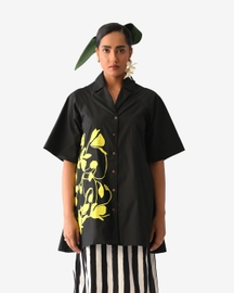 Mono Black Cuban Collar Appliqué Top