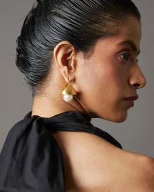QED Pearl Drop Earrings in Gold