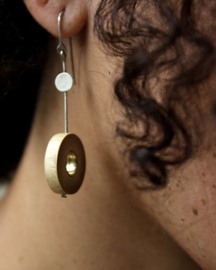 Rhea Silver One Dot