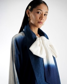 Slit T Len Top With Tie