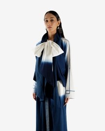 Slit T Len Top With Tie