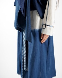 Slit T Len Top With Tie