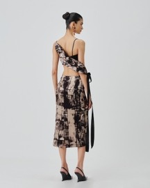 Monolith Crop Top