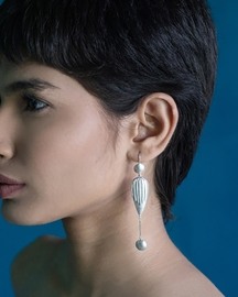 Tuscany Petal Dot Earring