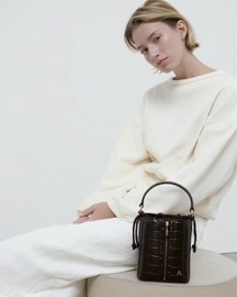 Giorgia Bucket Bag – Top Handle with Crossbody Gold Snake Chain